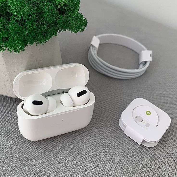 Apple Airpod Pro 2 White Bluetooth 5.3 Noise-Cancelling Earbuds with Charging Case